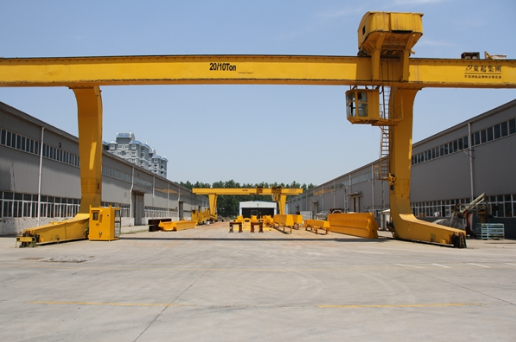 L型龍門(mén)起重機(jī) L型龍門(mén)起重機(jī)